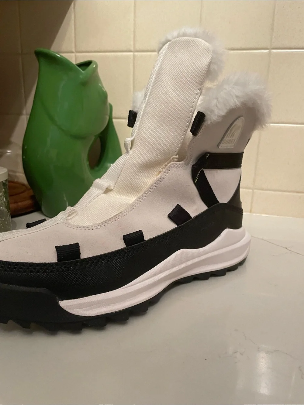 Sorel Ona RMX Glacy WP (Style NL5050-125) in Sea Salt/Black